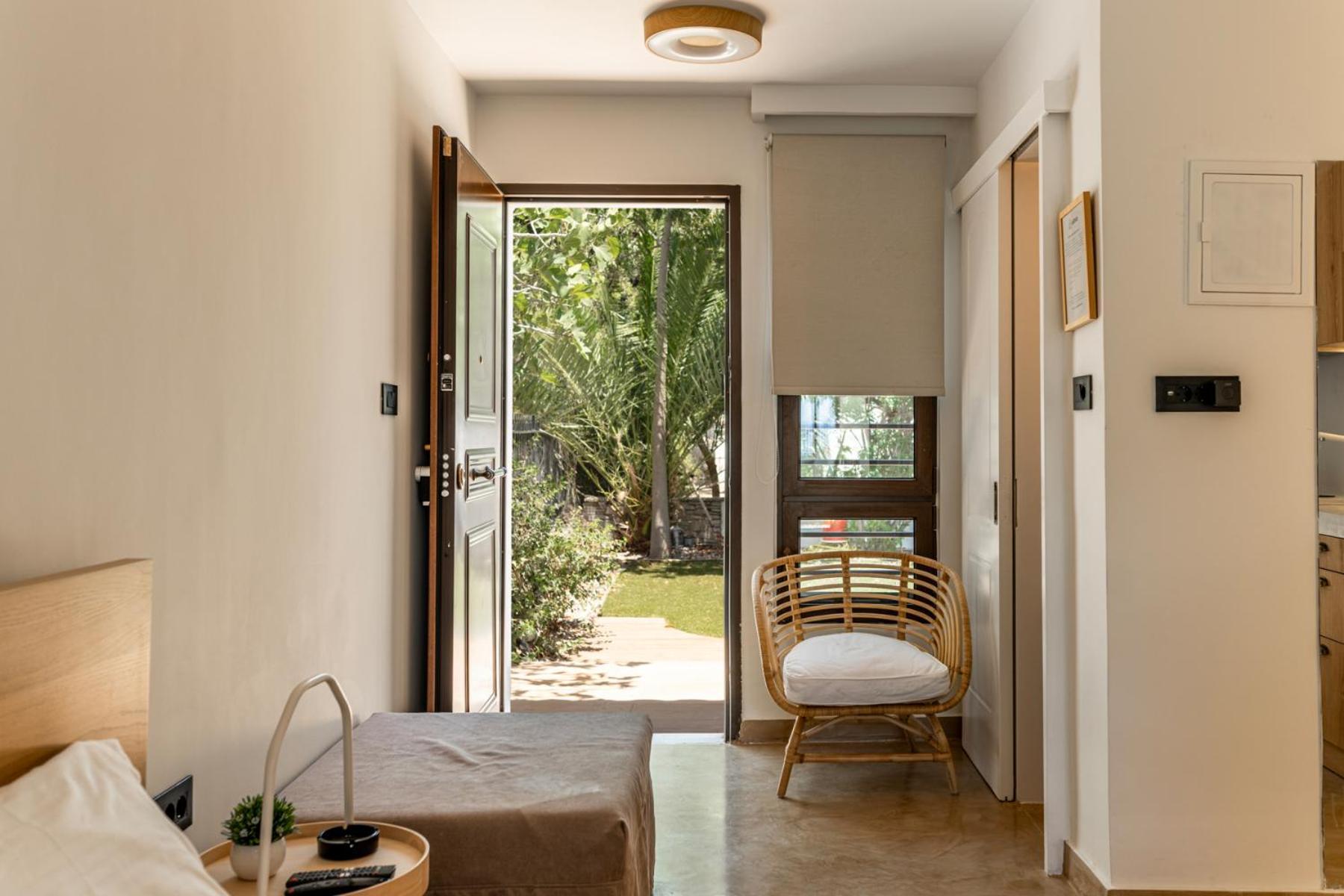 Alkis Guest House By Aegiankazarte Kapotidhes Luaran gambar