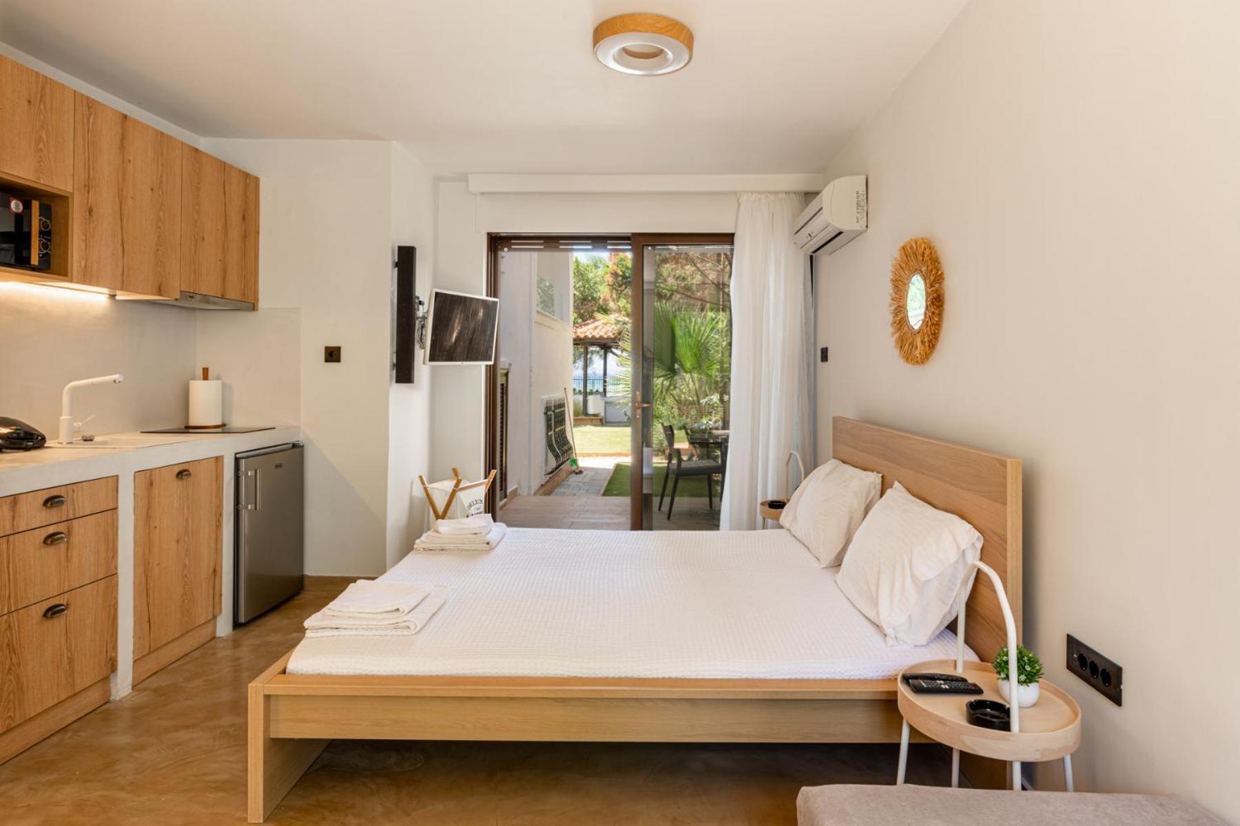 Alkis Guest House By Aegiankazarte Kapotidhes Luaran gambar